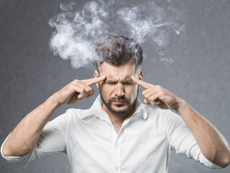 Homem estressado - demonstração do Brain Fog - LeciBrain - artigo EPA e DHA no combate ao Brain Fog